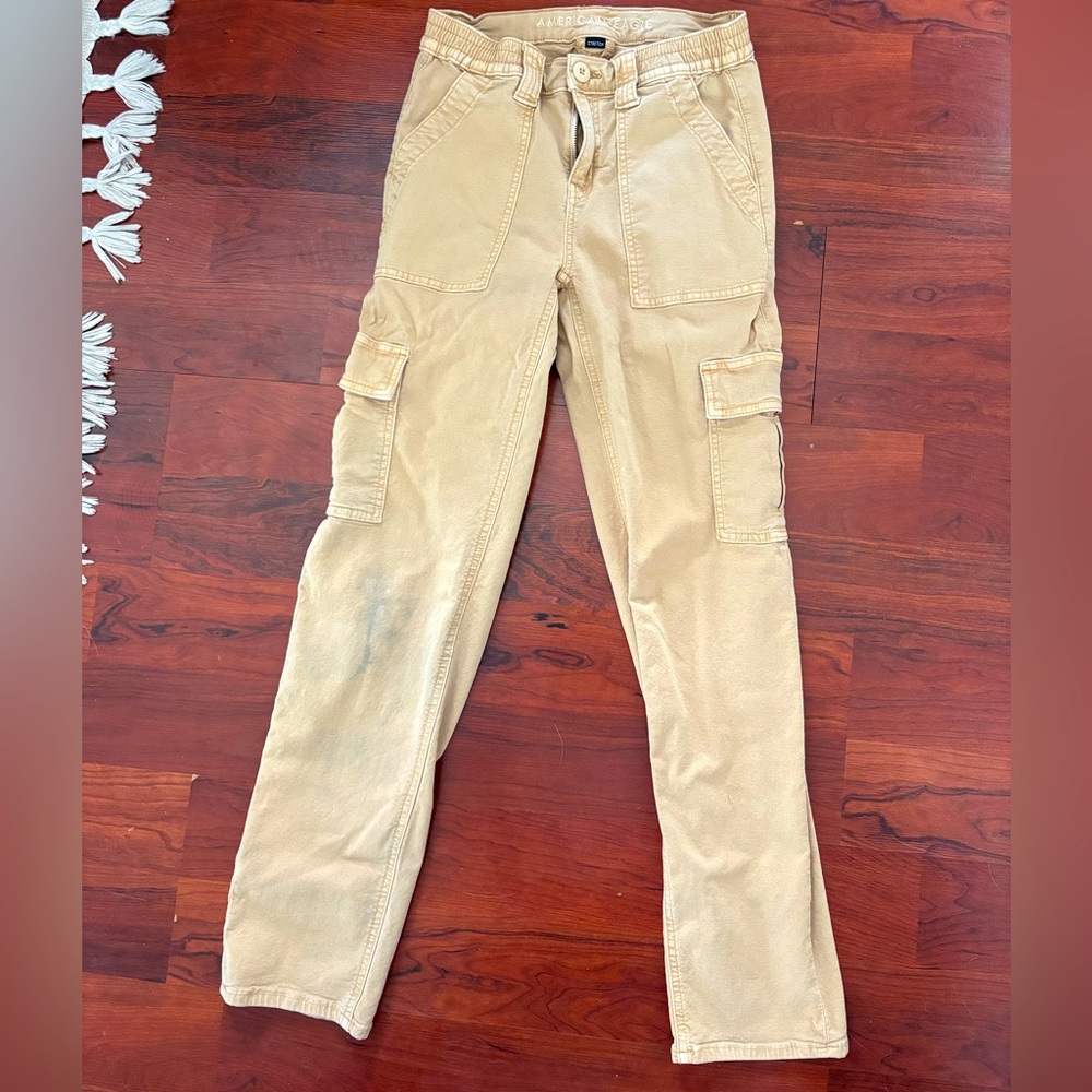 American Eagle straight leg cargo khakis